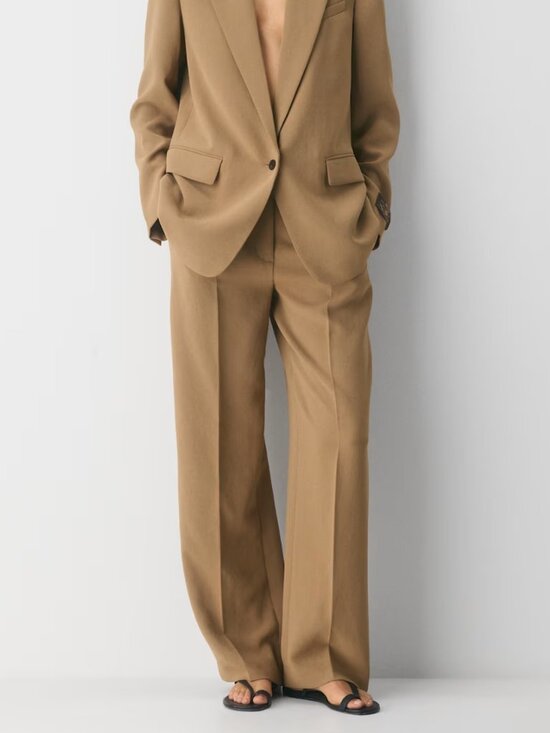 Aritzia Pants - Aritzia The Effortless Pant Wider Crepette Size 10 Desert Sand